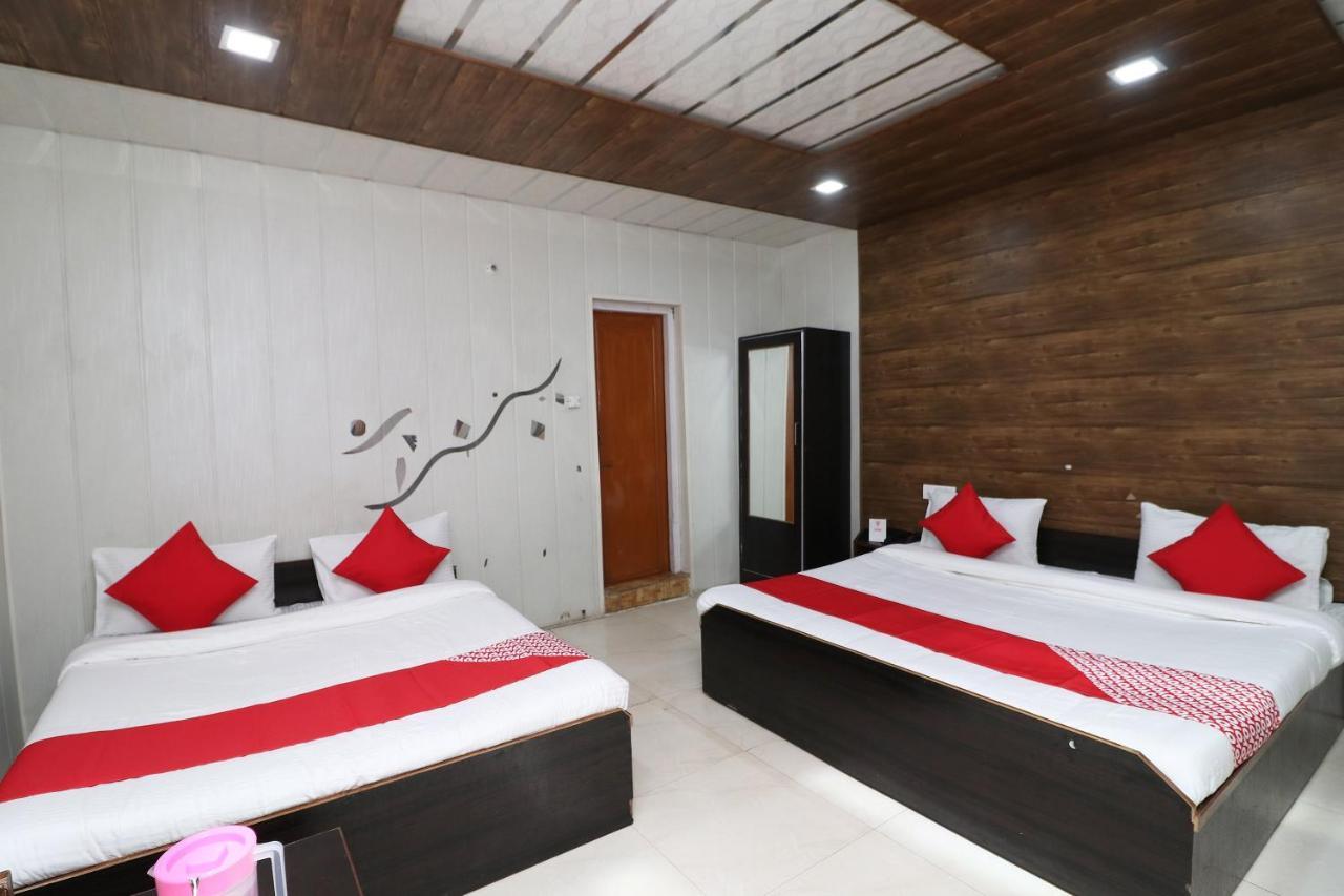 נייניטל Hotel Neelam Raj מראה חיצוני תמונה