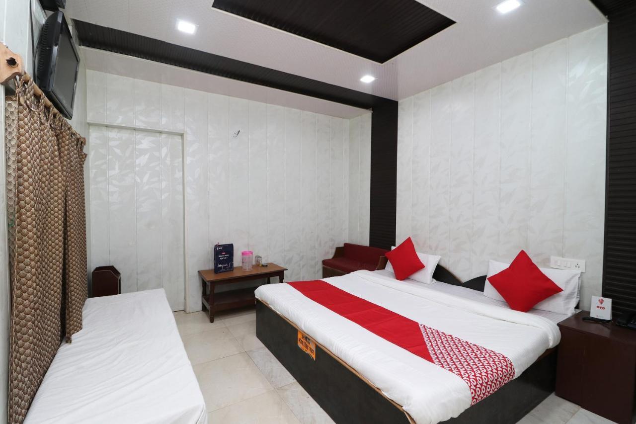 נייניטל Hotel Neelam Raj מראה חיצוני תמונה