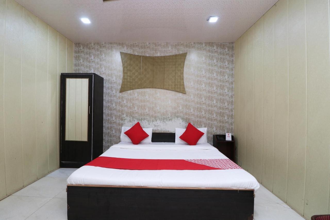 נייניטל Hotel Neelam Raj מראה חיצוני תמונה