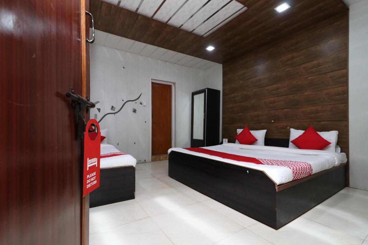 נייניטל Hotel Neelam Raj מראה חיצוני תמונה