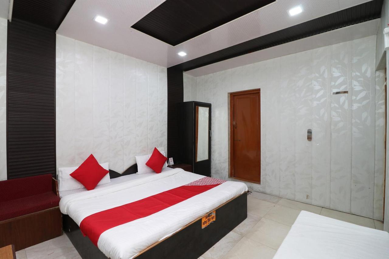 נייניטל Hotel Neelam Raj מראה חיצוני תמונה