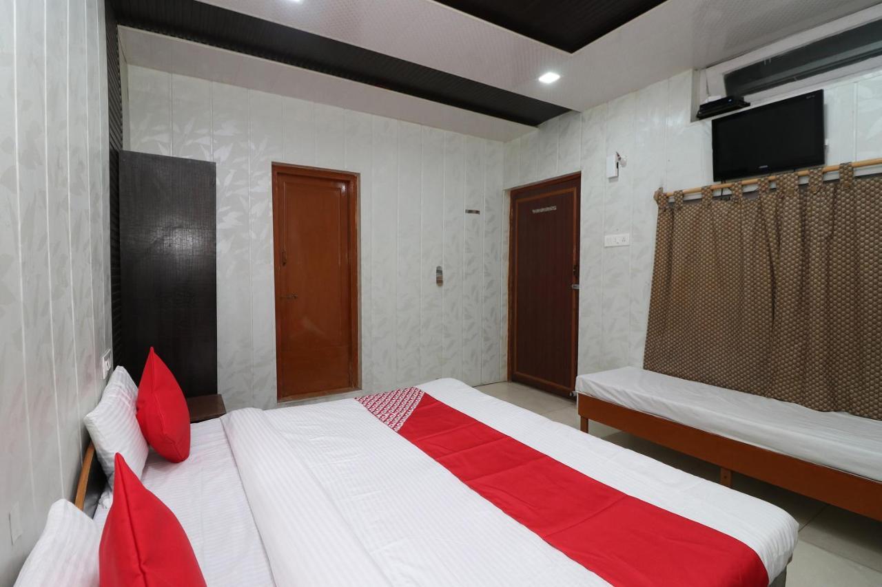 נייניטל Hotel Neelam Raj מראה חיצוני תמונה