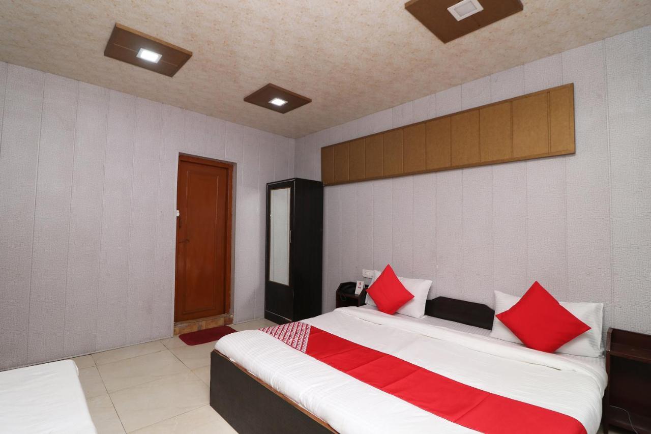 נייניטל Hotel Neelam Raj מראה חיצוני תמונה