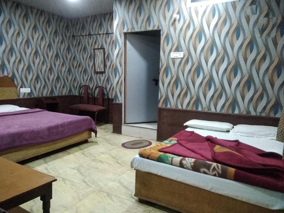 נייניטל Hotel Neelam Raj מראה חיצוני תמונה